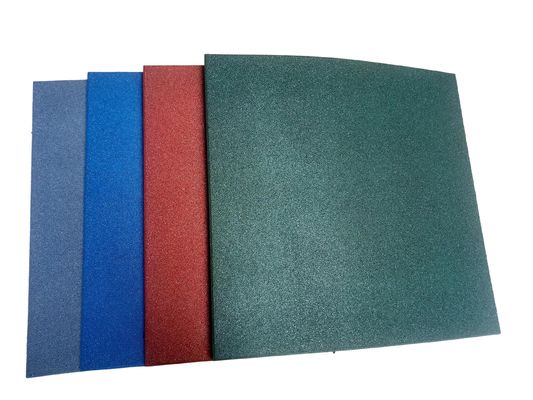 Guter Preis Grüner Rubberboden 20 mm / 30 mm / 40 mm Rubber Spielplatzmatten Online