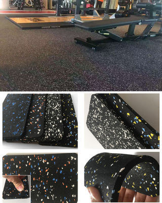 Buon prezzo Piastrelle per pavimenti sportivi personalizzate tappetini impermeabili per pavimenti per palestre spessore 50 mm in linea